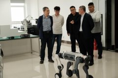 充实展示了学院正在通工智能取机械人融合范畴